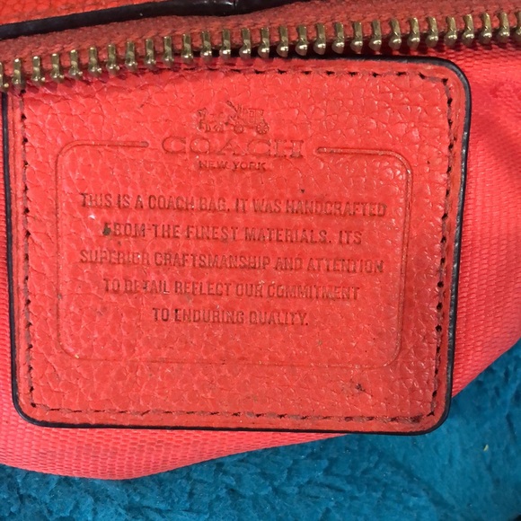 Vintage Coach Coral Leather Charlie Crossbody Bag - Picture 4 of 7